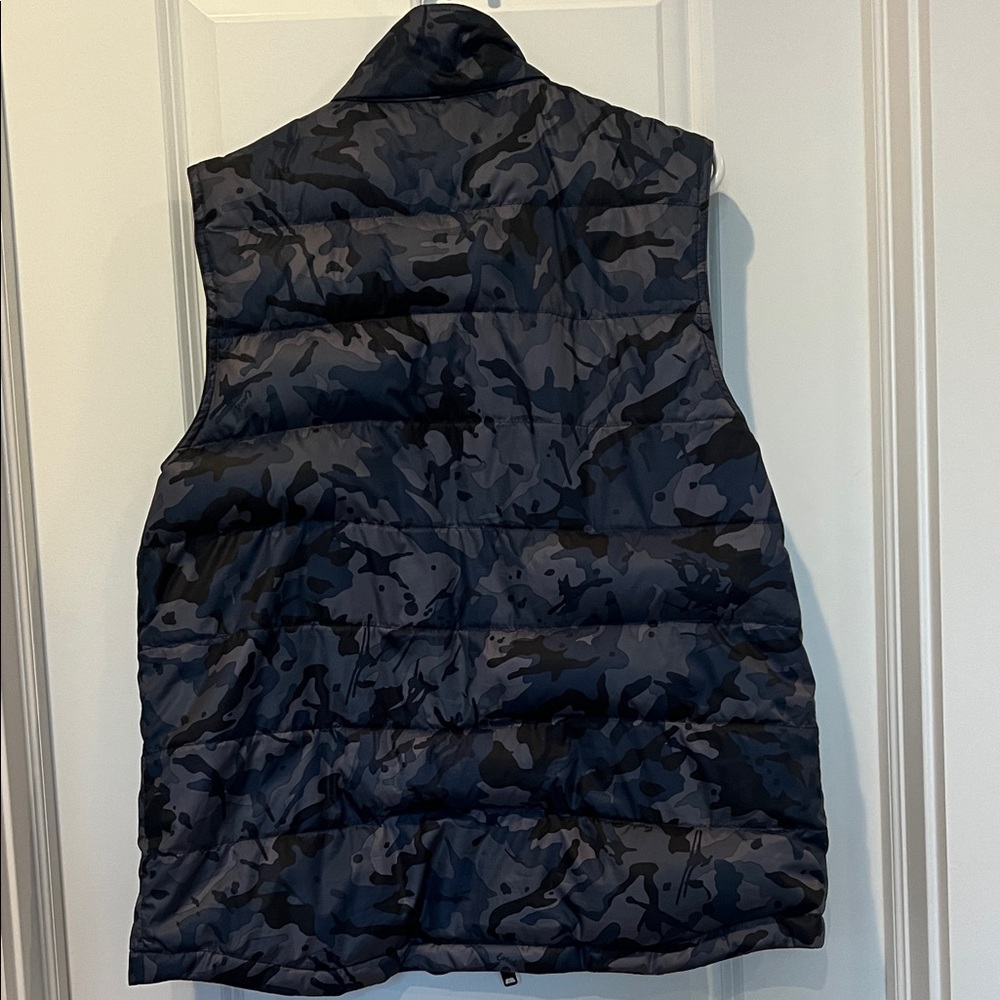 Coach Men's Reversible Black and Navy Vest with Down Filling - Picture 8 of 8